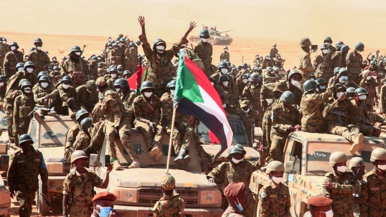 الجيش السوداني يُحرر عشرات الأسرى المدنيين والعسكريين من معتقلات الــ.ـدعم السريع